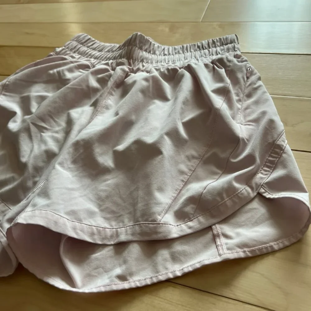 Lululemon women’s track that mid rise lined shorts 5”